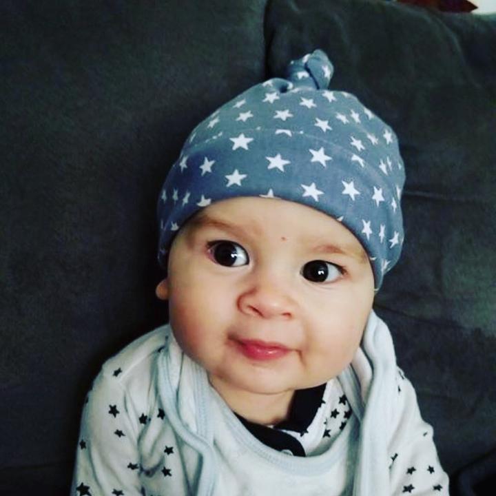 Knot Hat in Newborn: Dots on Caramel
