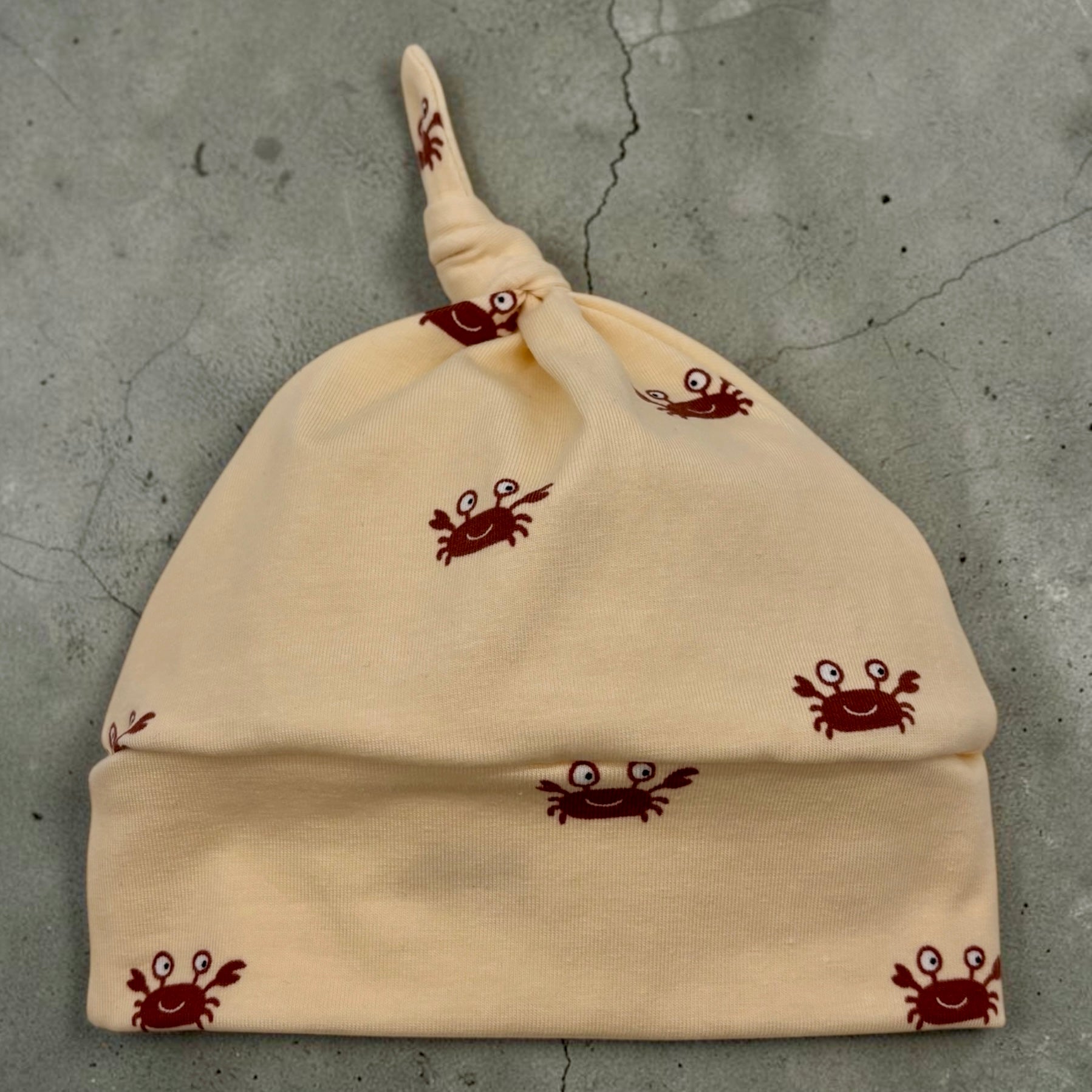 Knot Hat in 9-12 months: Crabs