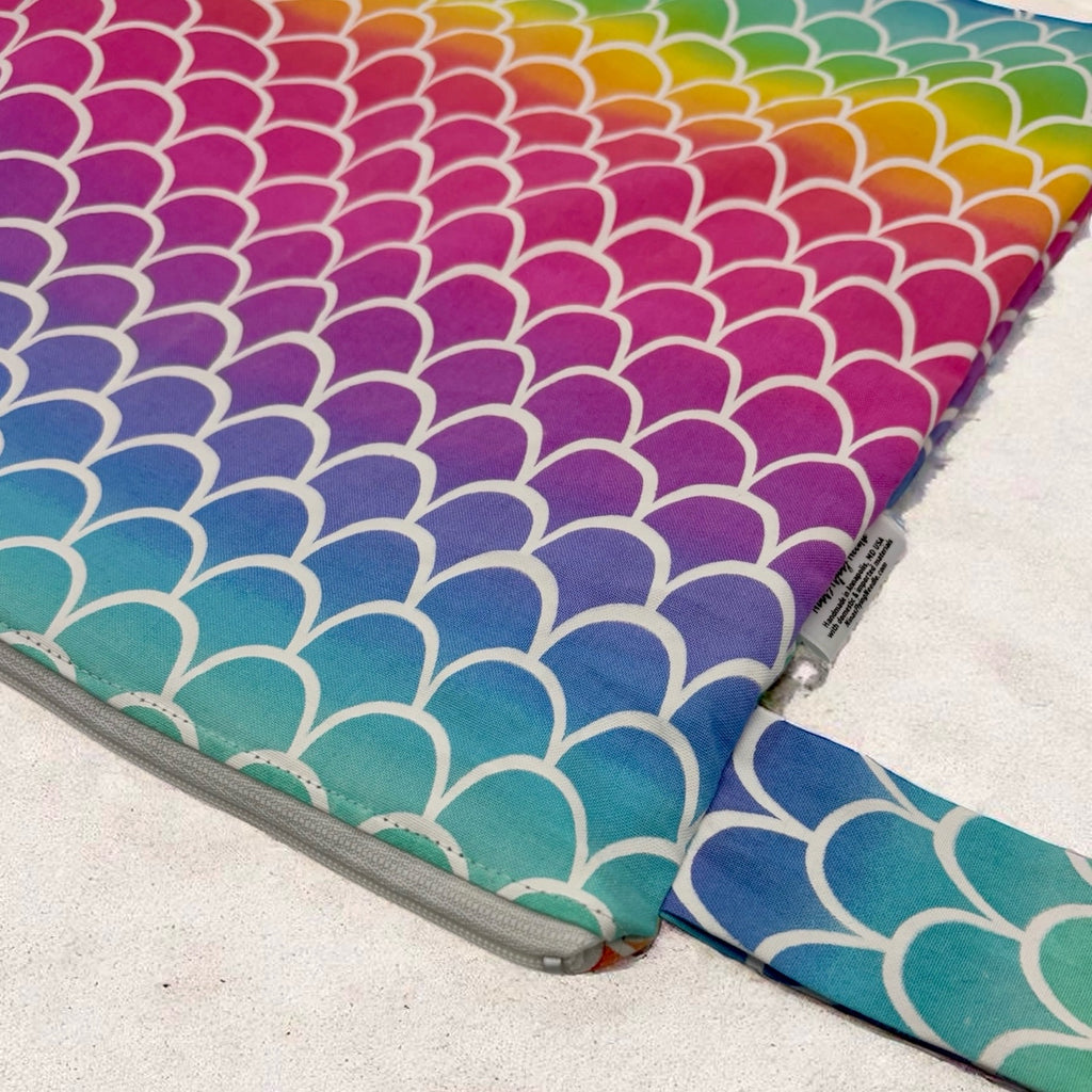 Large Wet Bag with Handle Ombre Scales