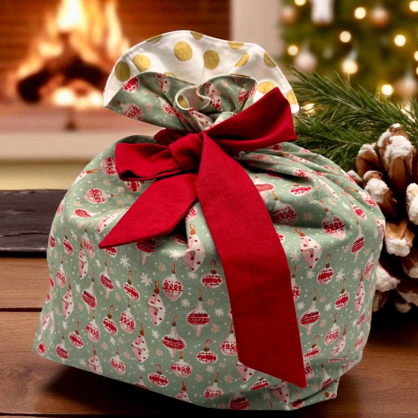 Going All Out Gift Bag - Christmas Tree Ornaments Golden