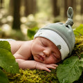 Knot Hat in Newborn: Stripes with Clover