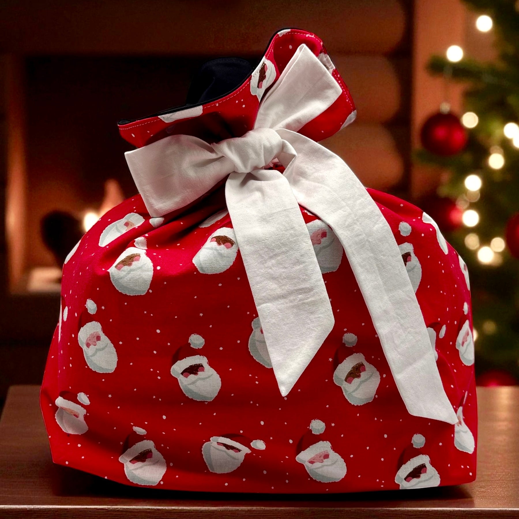 Going All Out Gift Bag - Santa on Red