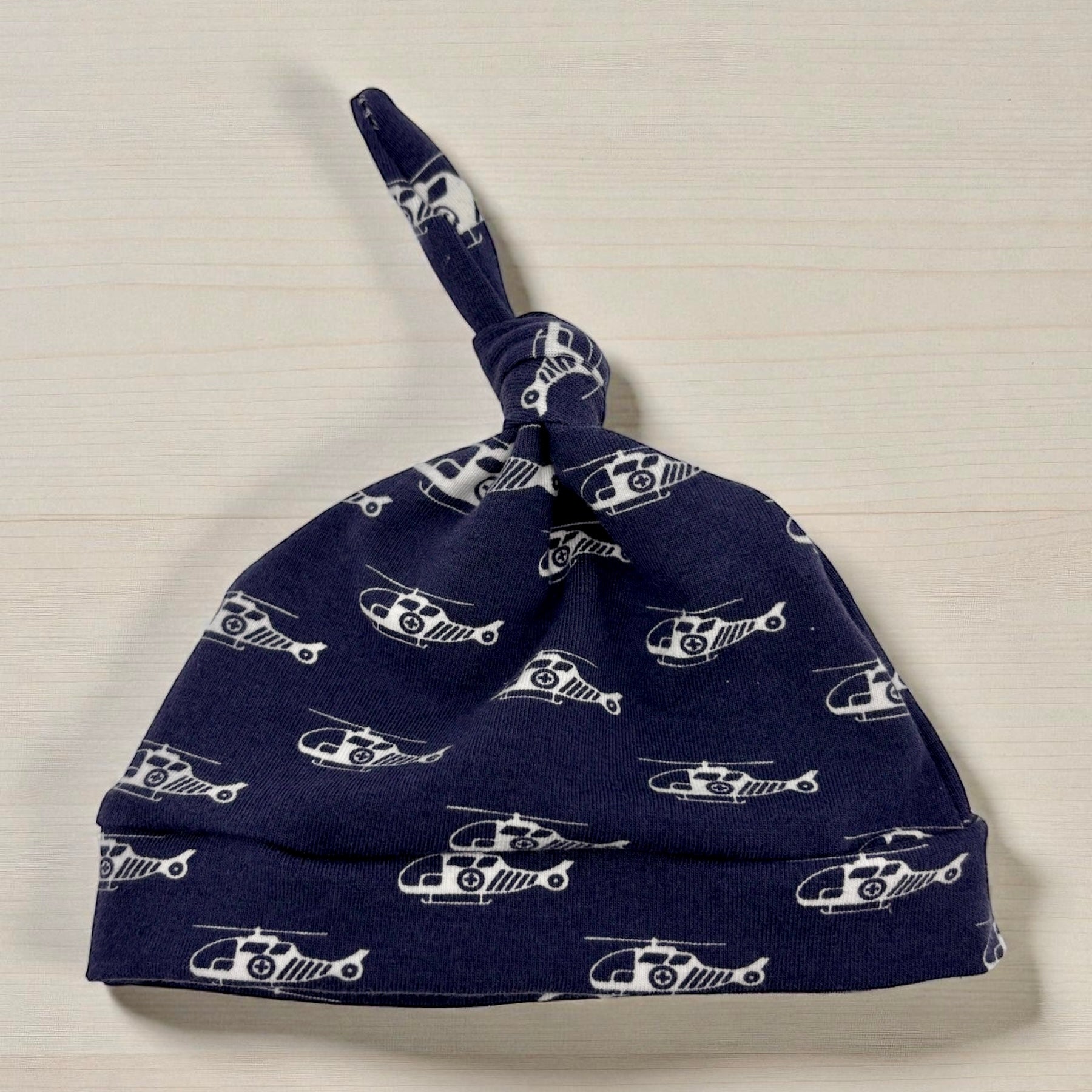 Knot Hat in Newborn: Helicopter