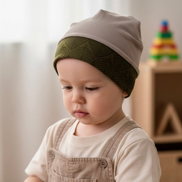 Beanie Hat in Little Kid: Solid Gray with Leaves
