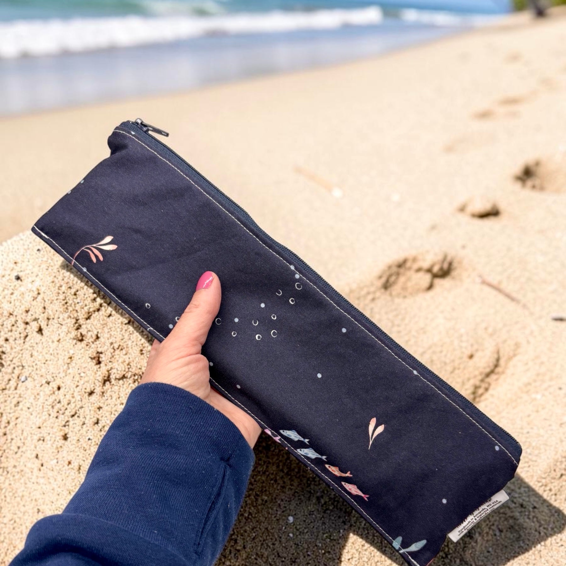 XXL Sized Reusable Straw Underwater