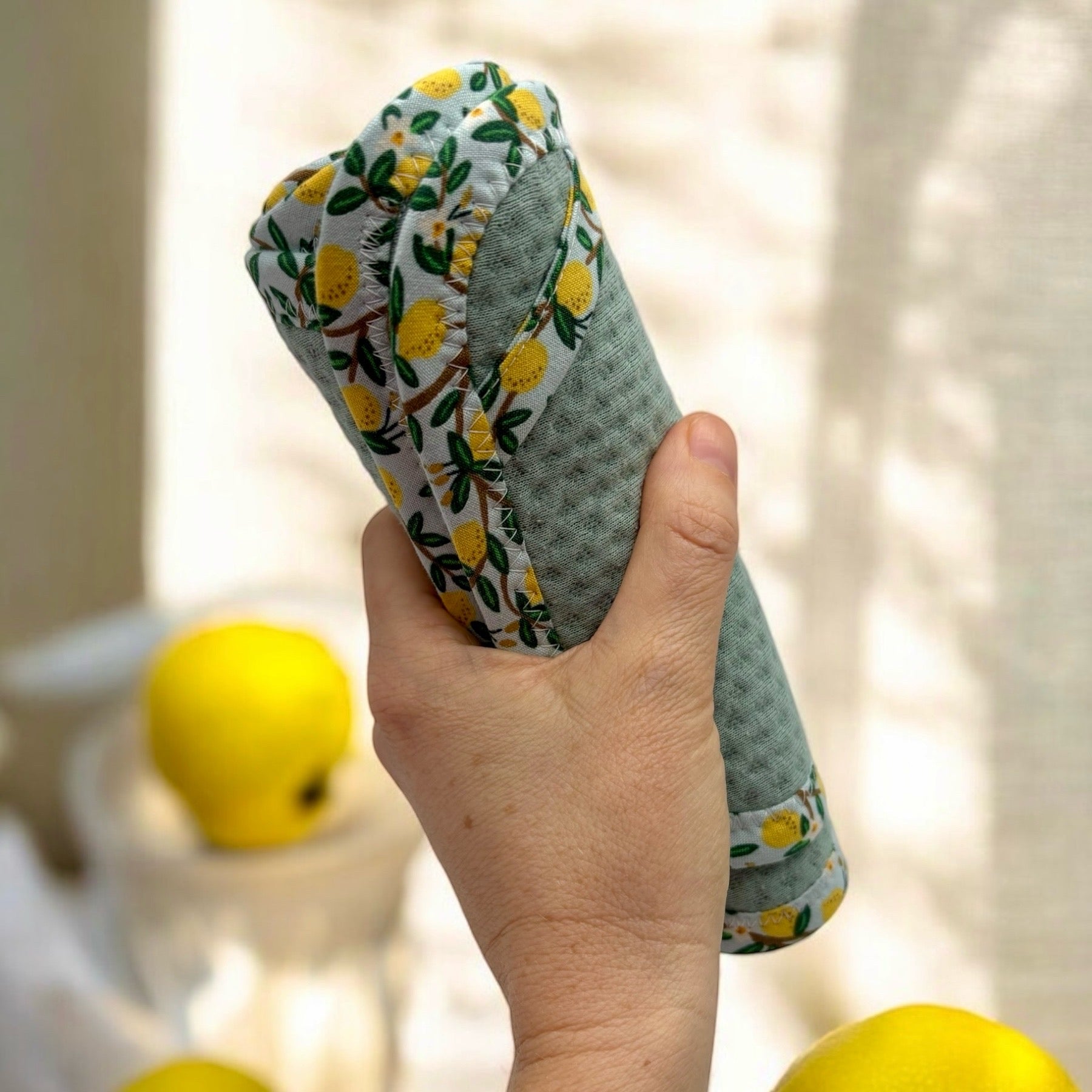 Combo Set of 2 Paper Towels - Lemon Tree and Parrot on Green