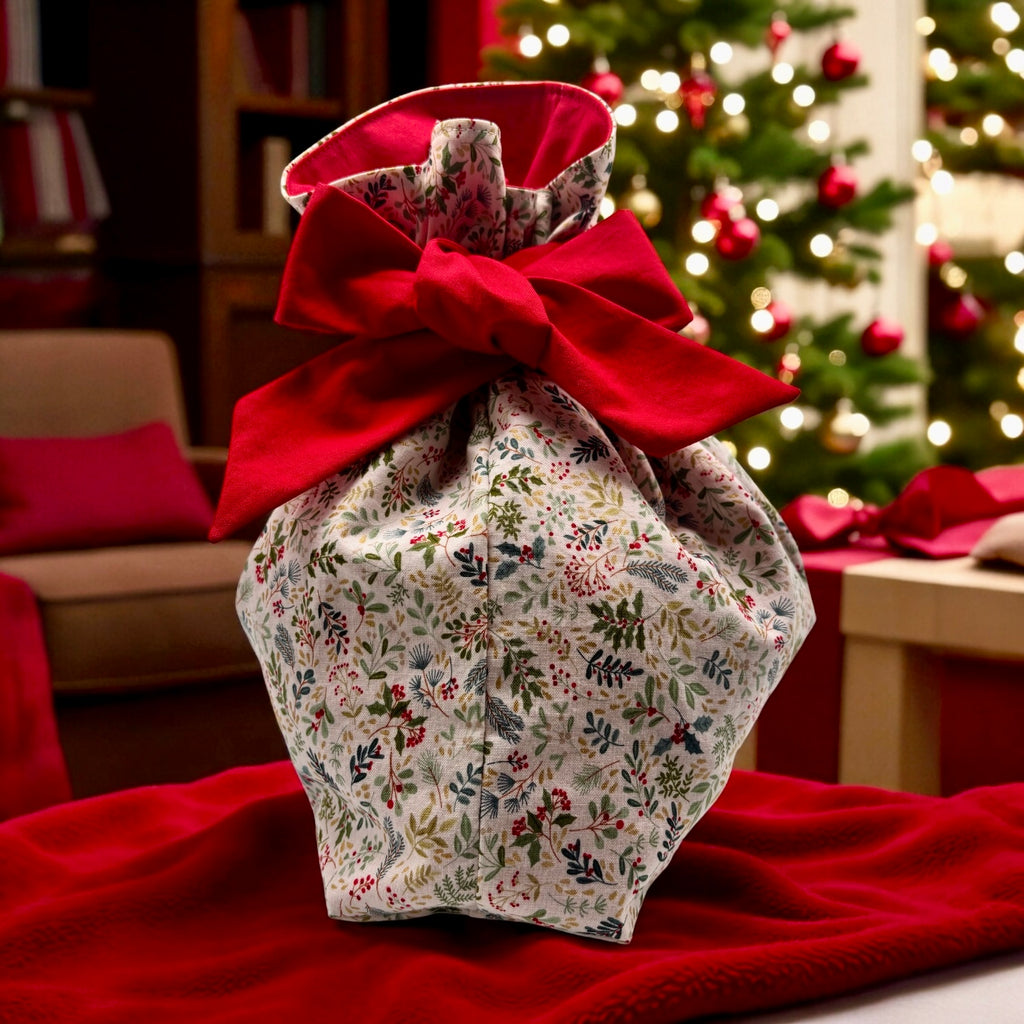 Just Right Gift Bag - Christmas Holly