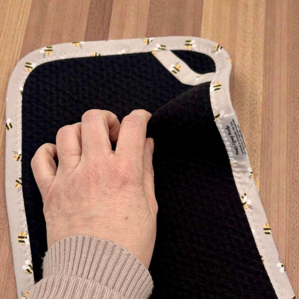 Combo Set of 2 Paper Towels - Bees in Black