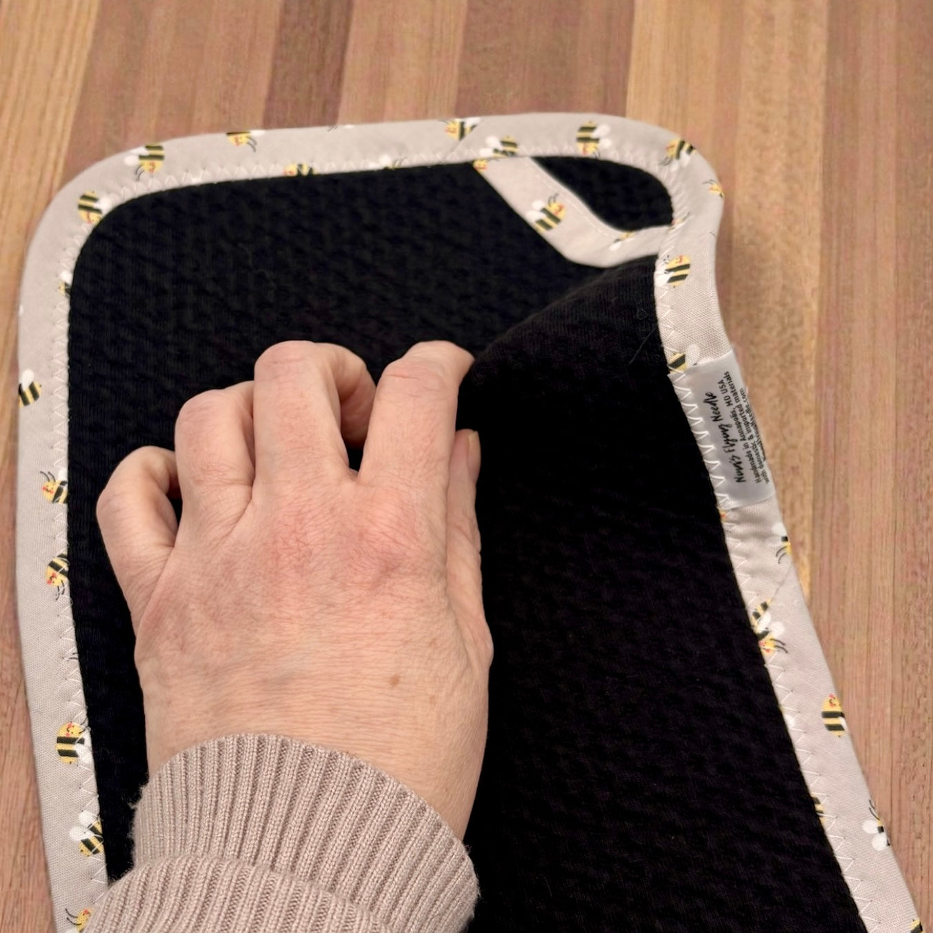 Combo Set of 2 Paper Towels - Bees in Black