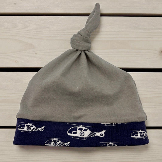 Knot Hat in Newborn: Helicopter and Gray