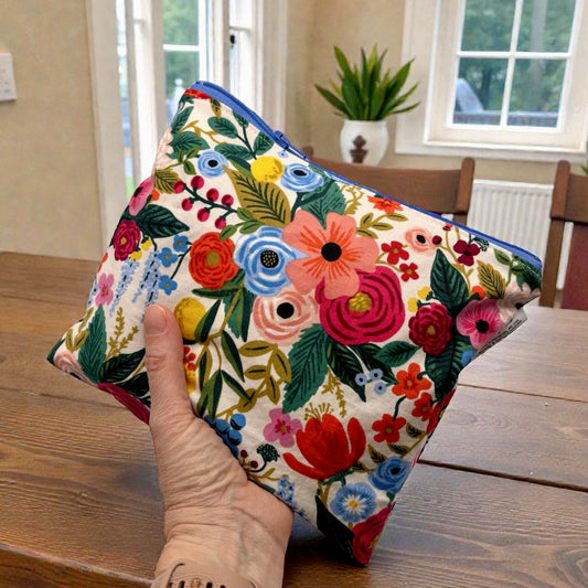 Sandwich Sized Reusable Zippered Bag Floral