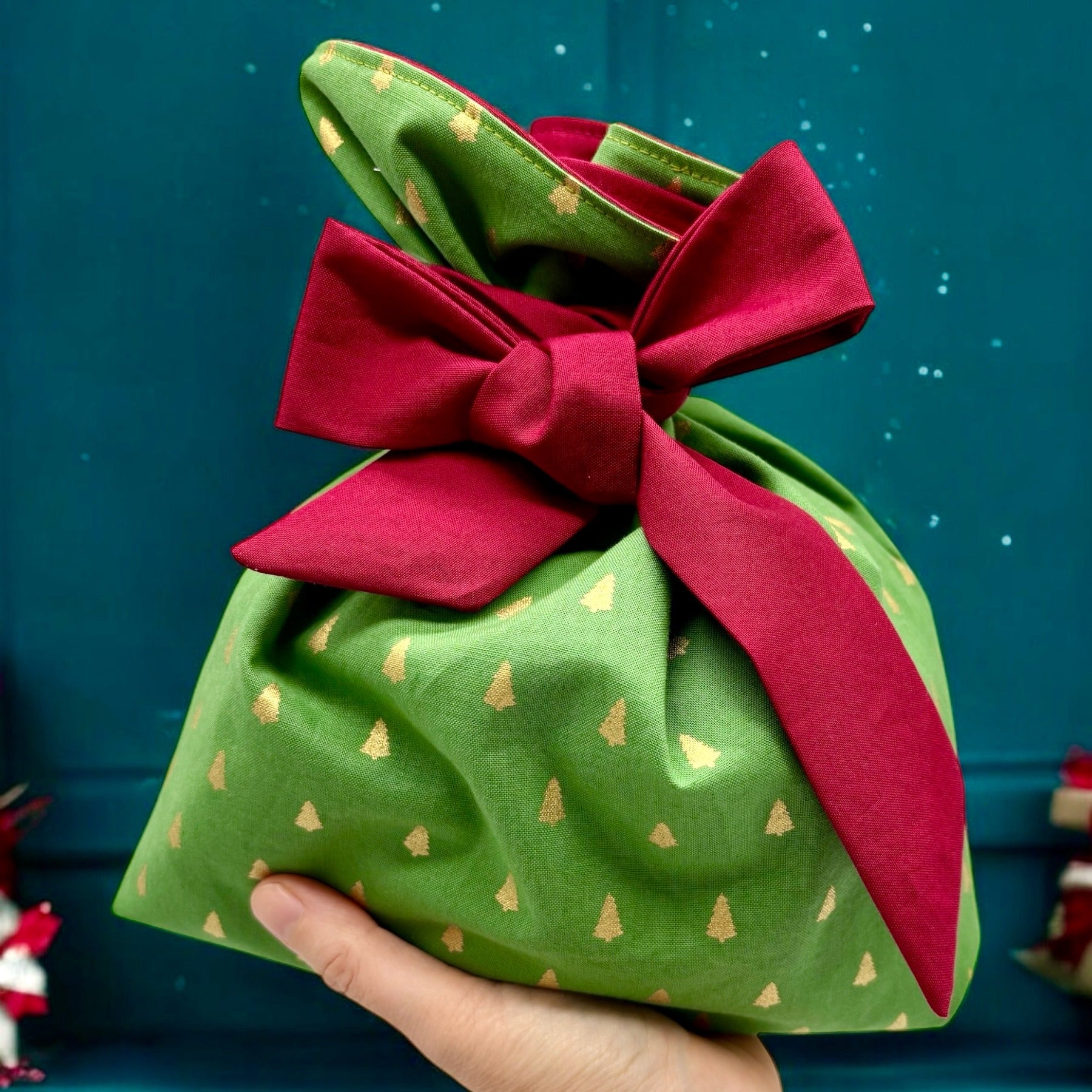 Just Right Gift Bag - Anchors on Navy