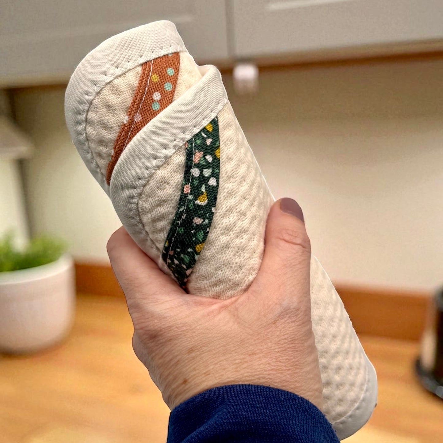 Combo Set of 2 Paper Towels - Off White - Dotted Hooks