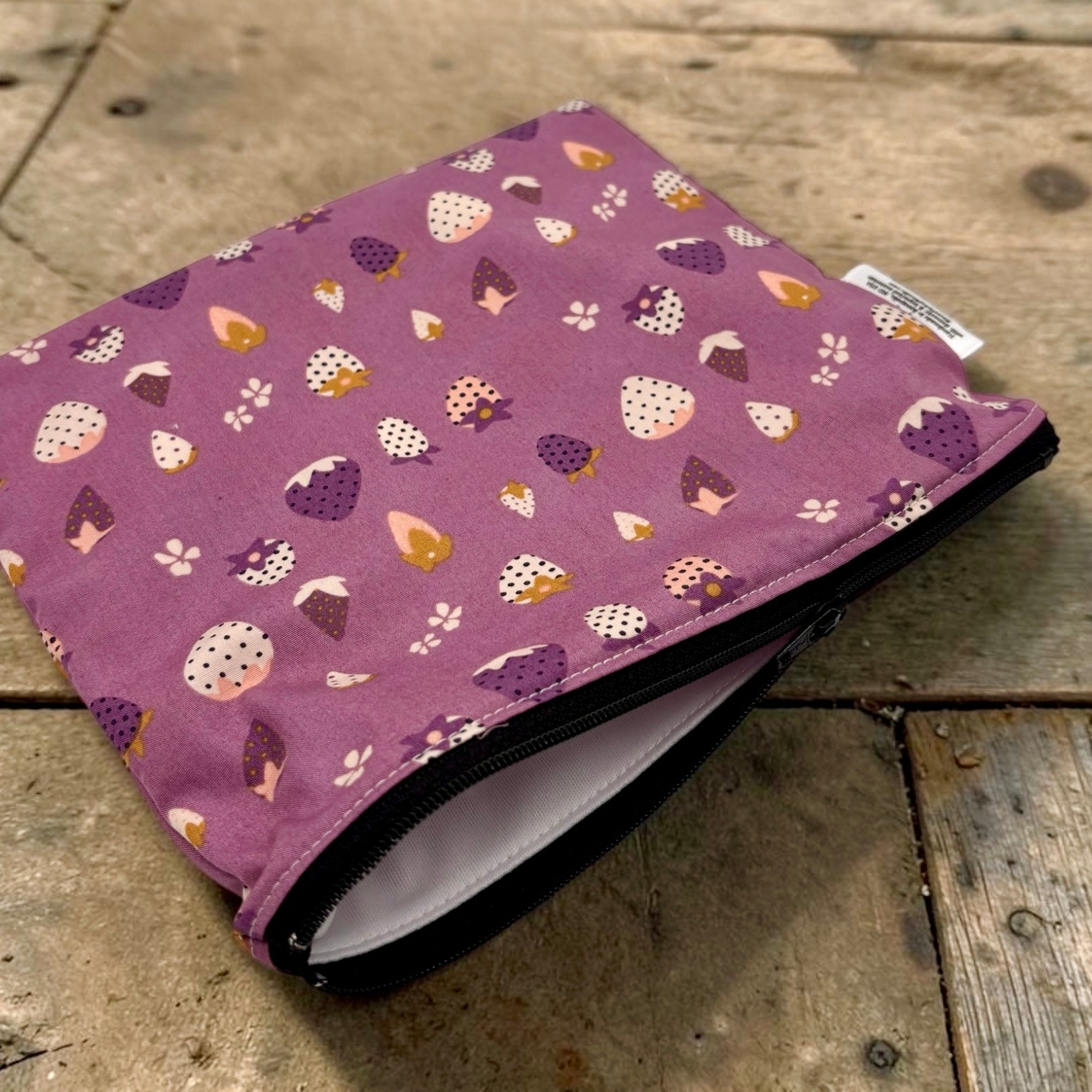 Sandwich Sized Reusable Zippered Bag Strawberries