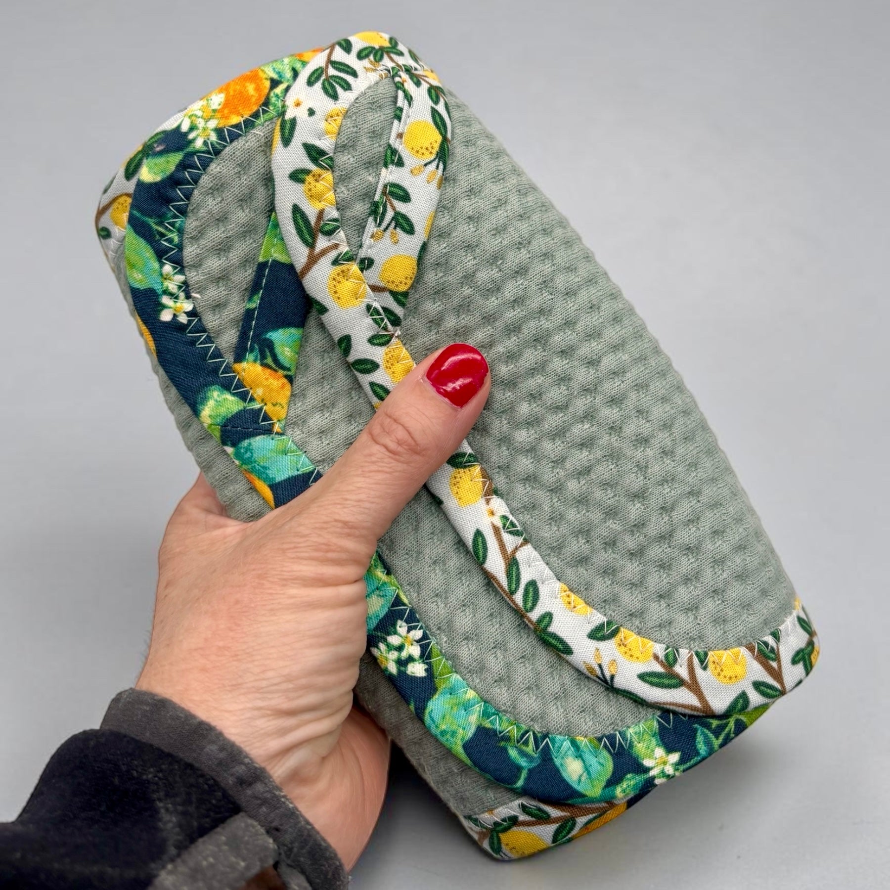 Set of 2 Reusable STANDARD Paper Towels - Citrus and Lemons on Green