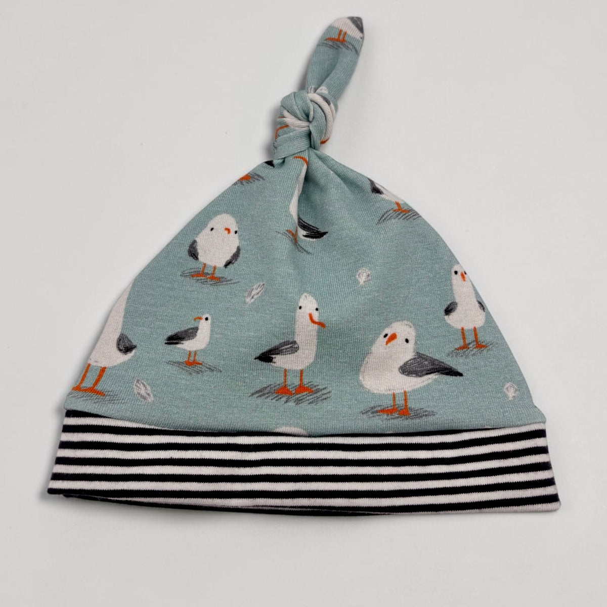 Knot Hat in Newborn: Seagulls with Stripes