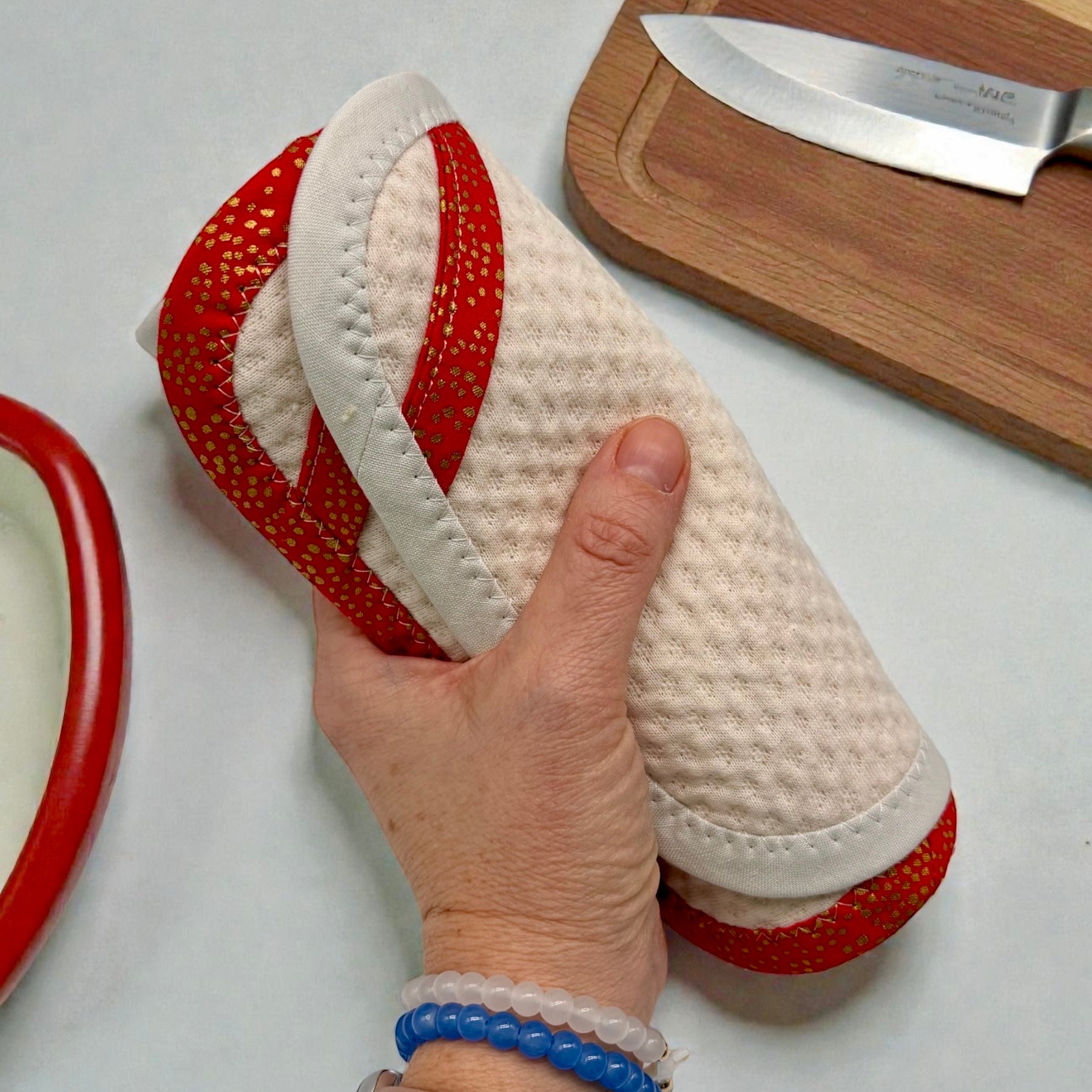 Set of 2 Reusable STANDARD Paper Towels - Gold Sparkle on Red and Off White with Gold Sparkle on Red