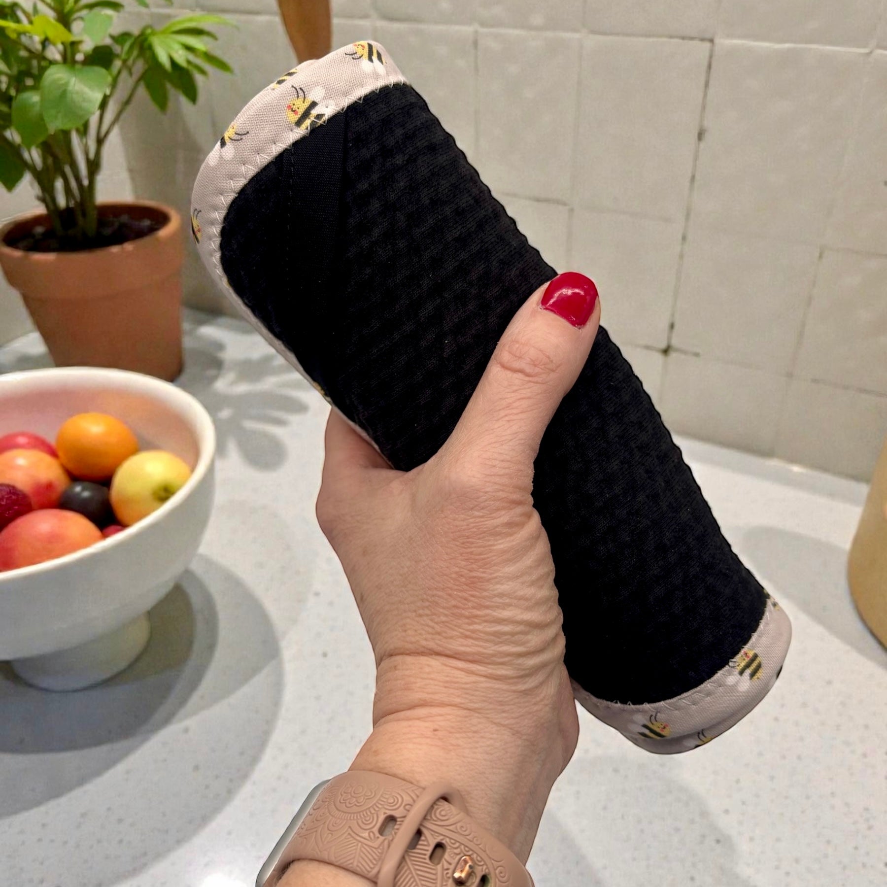 Set of 2 Reusable STANDARD Paper Towels - Bees on Black